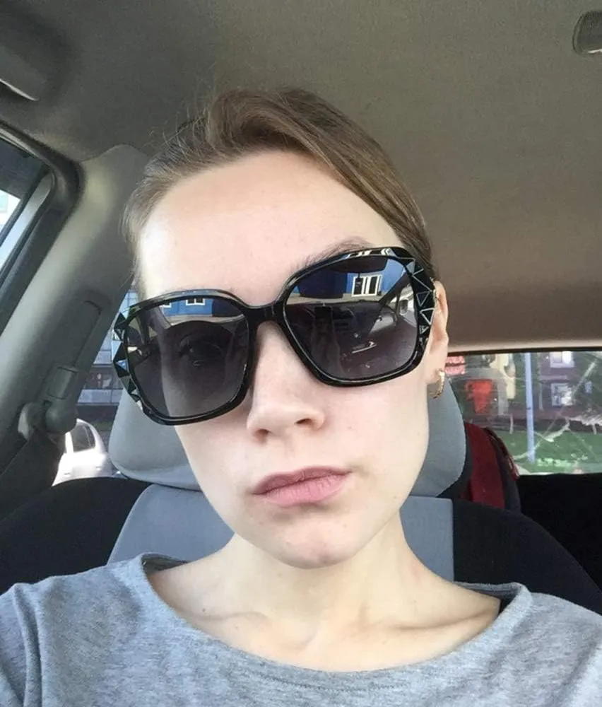 FEISEDY Polarized Women Square Sunglasses Sparkling Composite Shiny Frame B2289