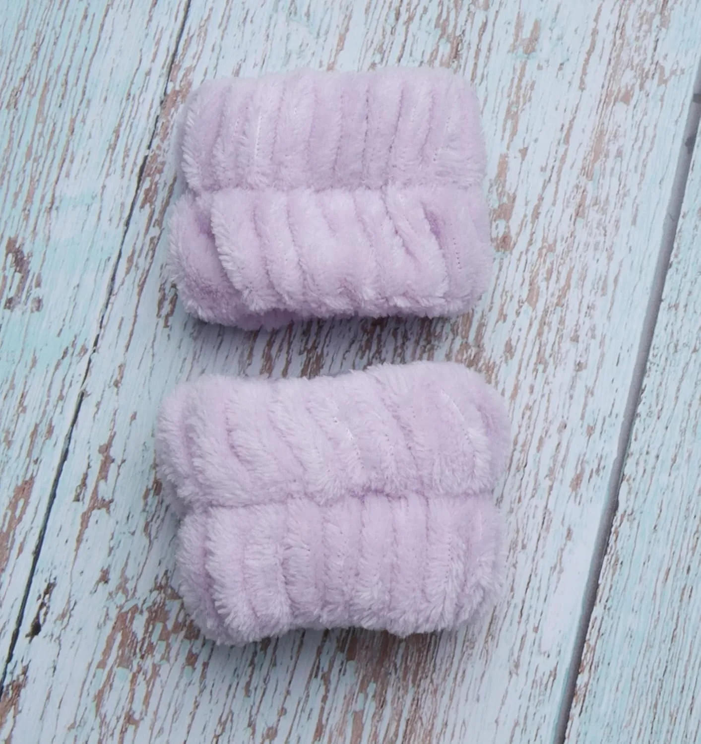 Sowaka 2 Pcs Wrist Spa Washband Microfiber Soft Tower Wrist Scrunchies Sweatbands for Women Girls Washing Face Make up Absorbent Prevent Liquid from Spilling Down Your Arms (Light Purple)
